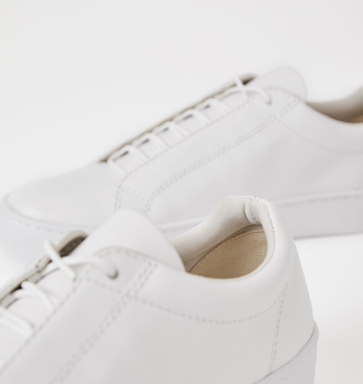 Vagabond Zoe Womens Trainers Lace up Low top In White Leather UK Sizes 3-8 