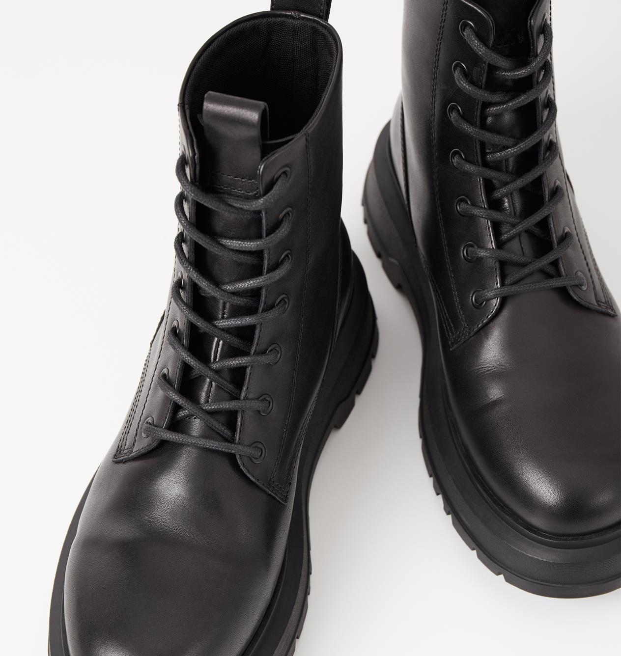 plain black lace up boots