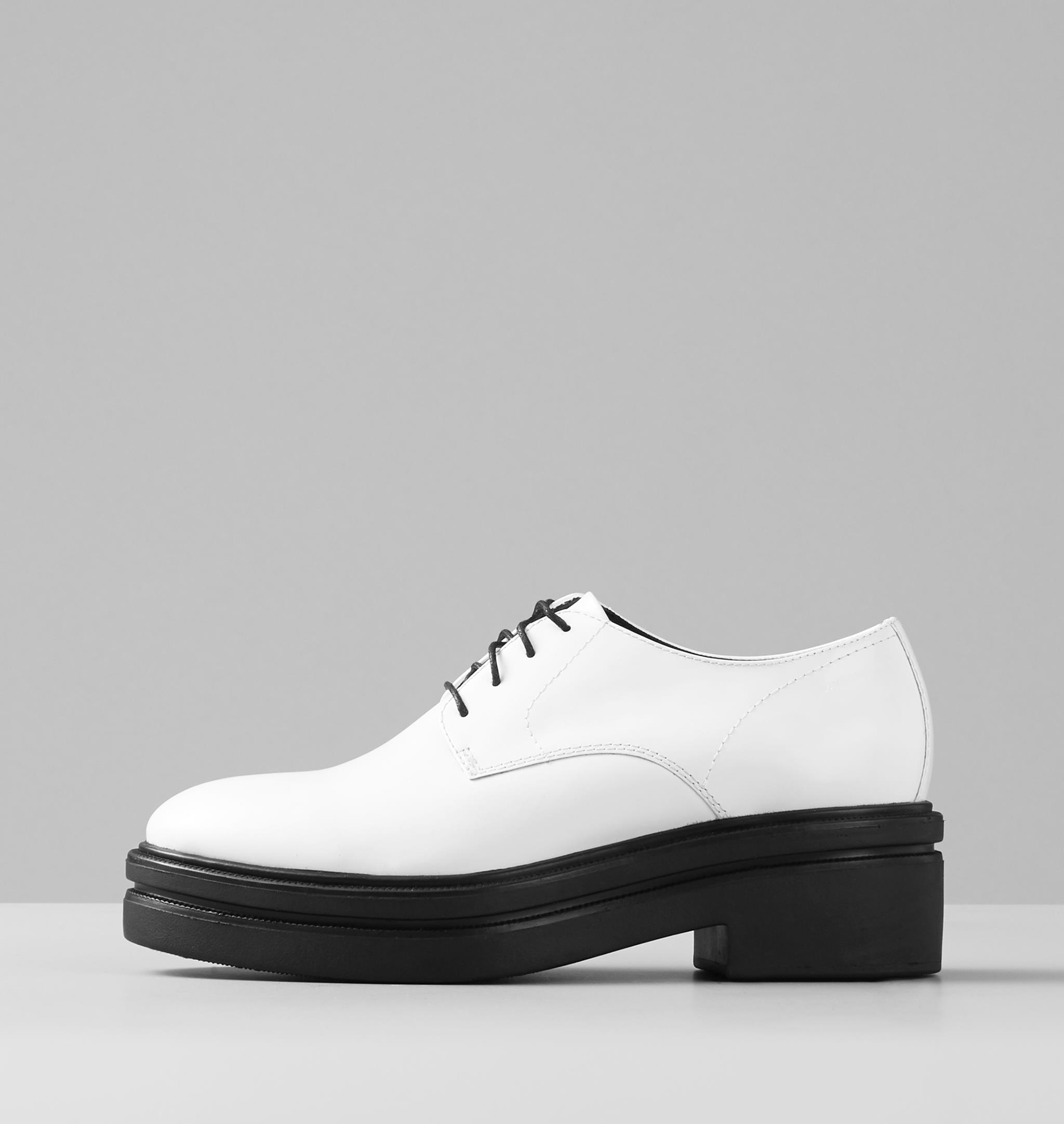 Iza Polished leather Shoes - White - Vagabond