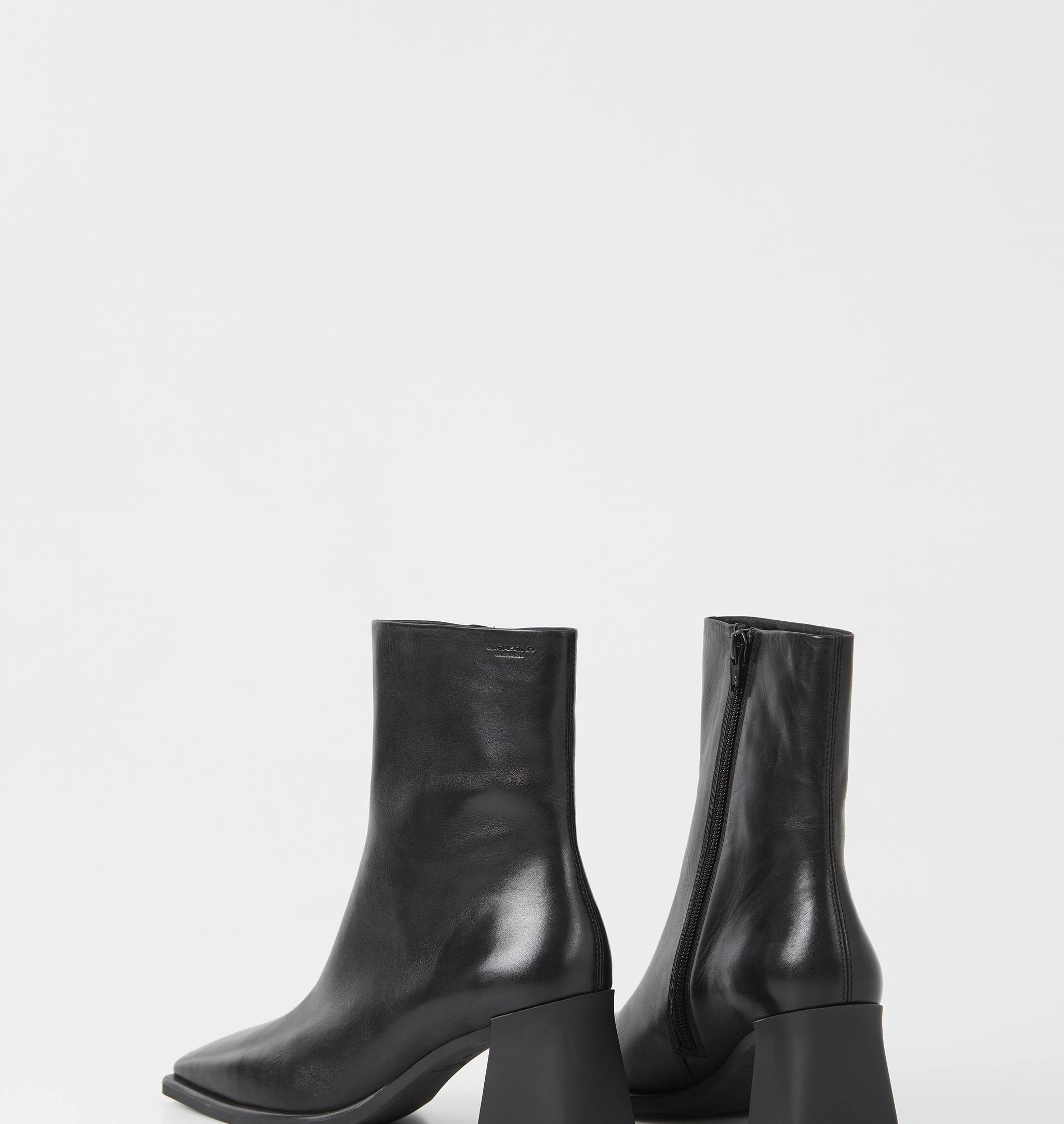 Hedda - Black Boots | Vagabond