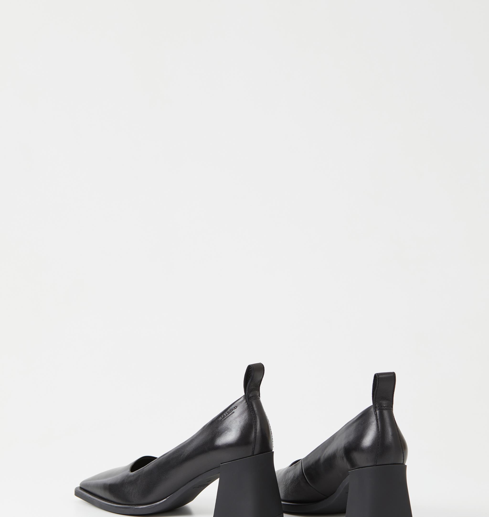 Hedda - Black Pumps Woman | Vagabond