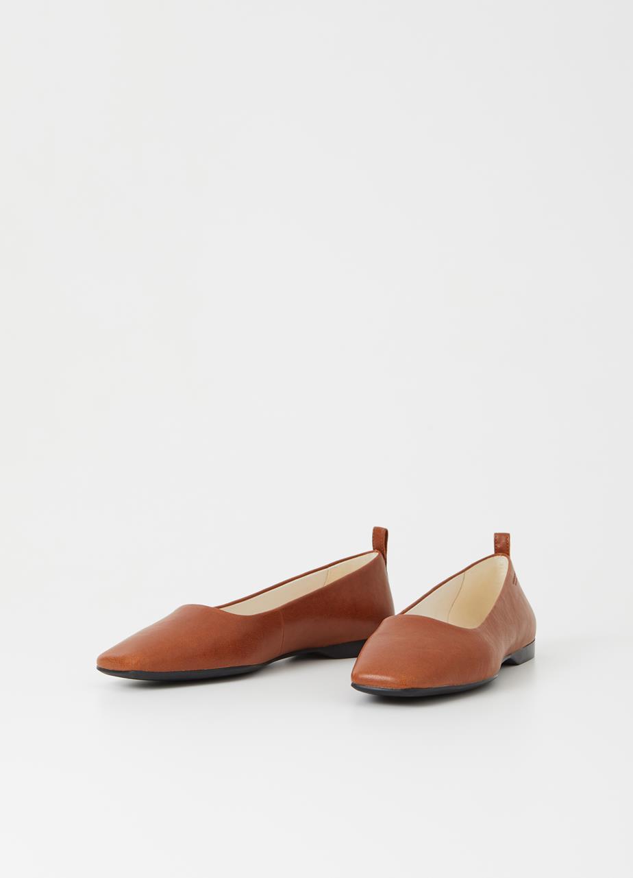 Delia Cinnamon Cow Leather Shoes