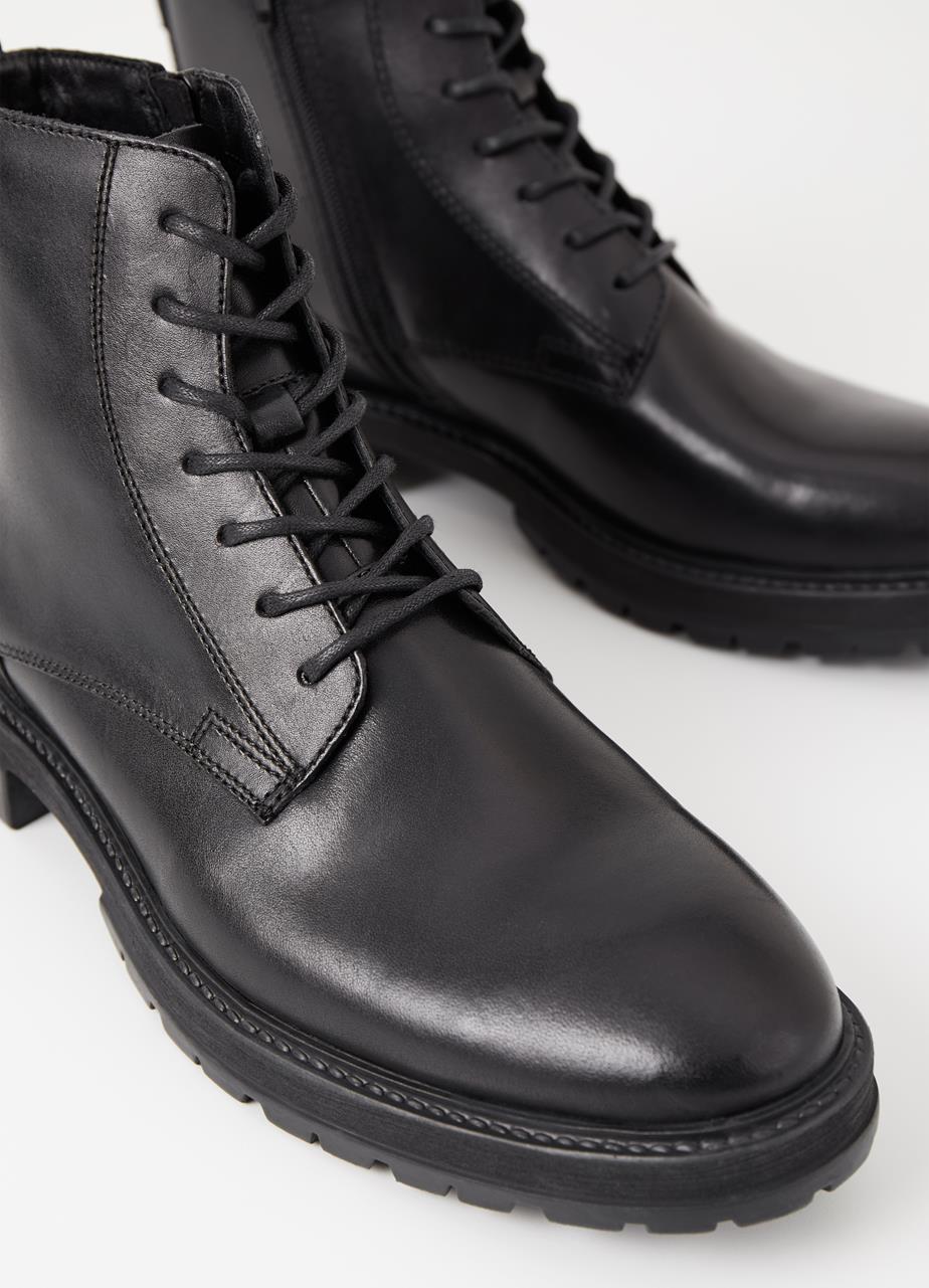 Johnny Black Cow Leather Boots